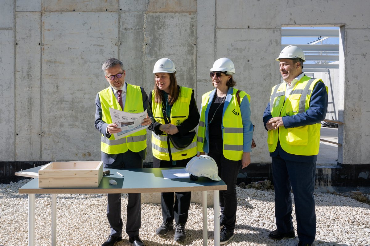 Carlos Moedas, e Filipa Roseta, vereadora das Obras Municipais, deixaram na obra uma “cápsula do tempo”