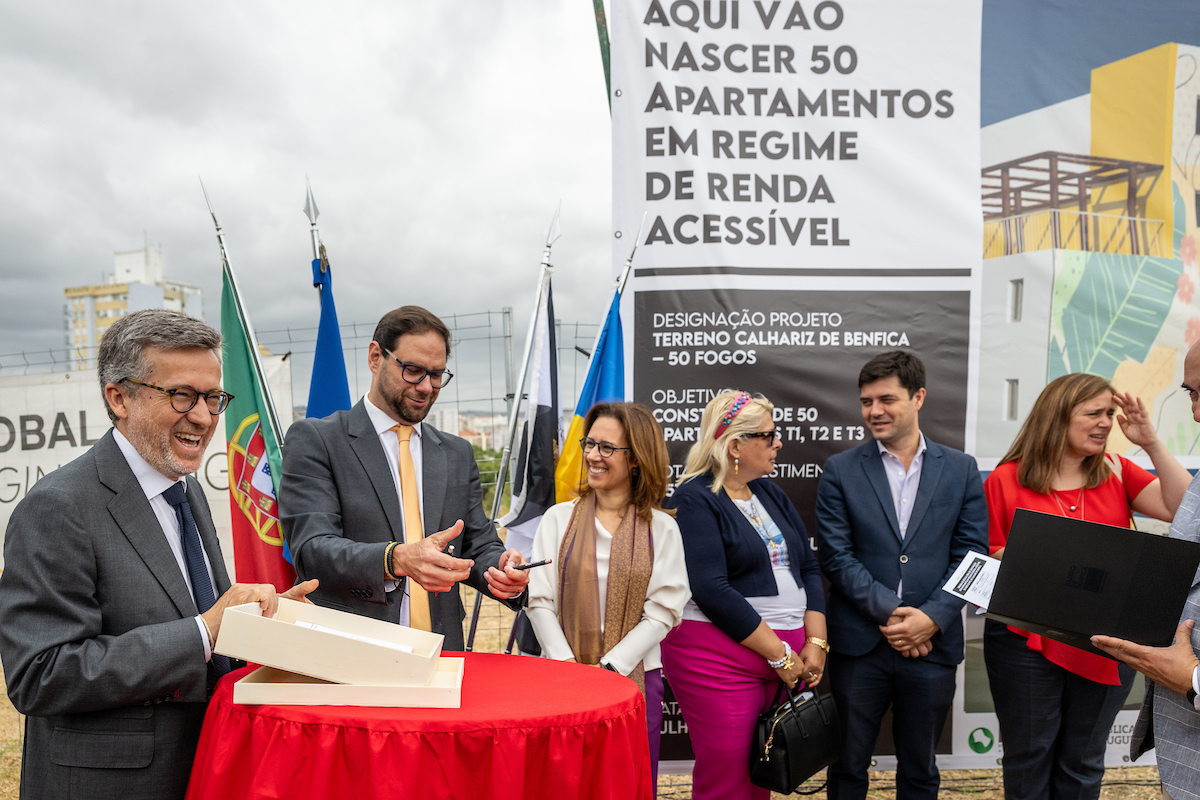 Caixa do tempo marca o inicio da obra de construção de 50 casas em Benfica 
