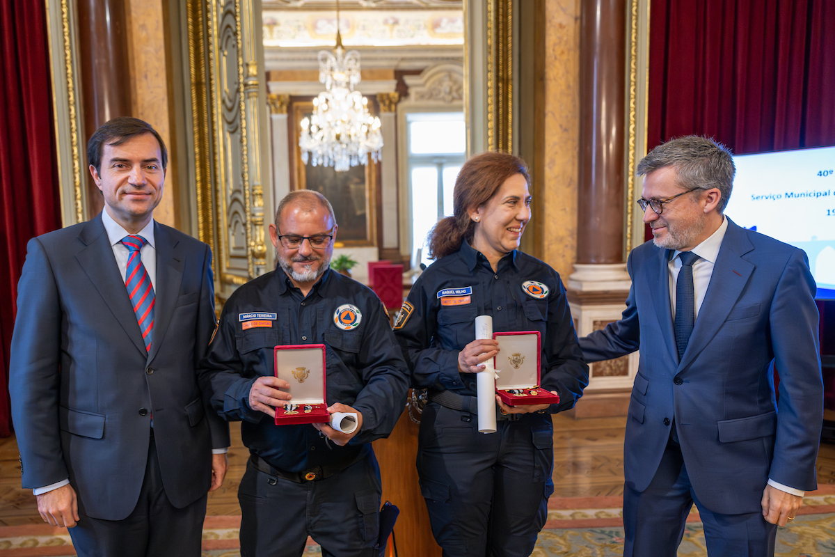 Entrega de Medalhas de Bons Serviços 