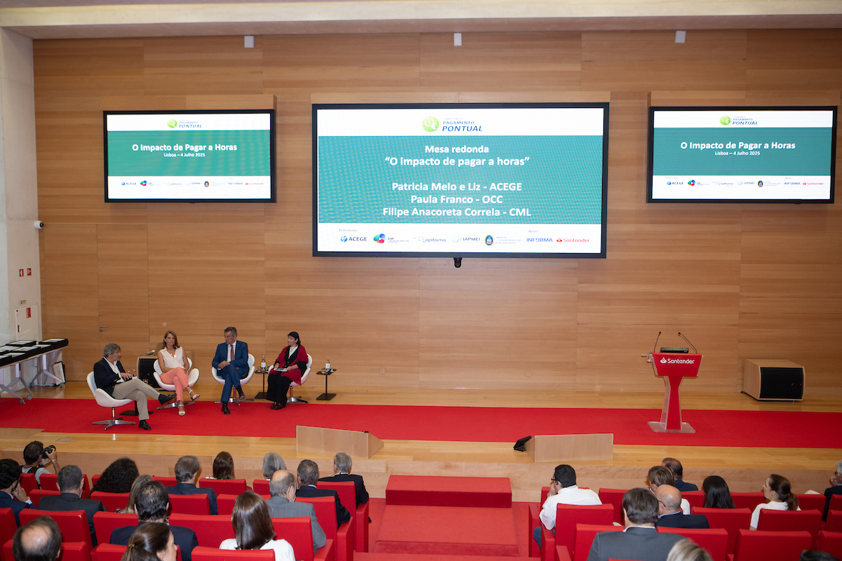 "Em Lisboa, temos procurado garantir que as contas certas significam também justiça para com os fornecedores, muitos deles pequenas e médias empresas da cidade", Filipe Anacoreta Correia, vice-presidente da CML