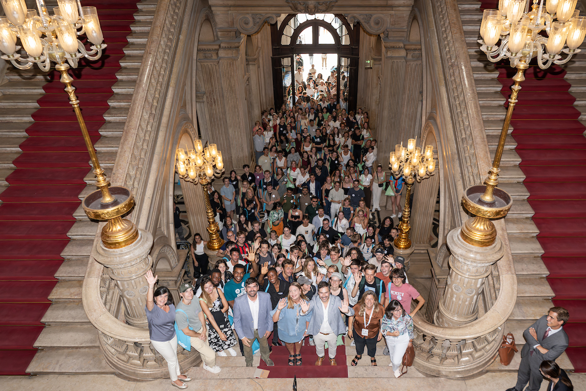 A Câmara Municipal de Lisboa recebeu hoje cerca de 400 estudantes e investigadores, que escolheram viver em Lisboa nos próximos meses