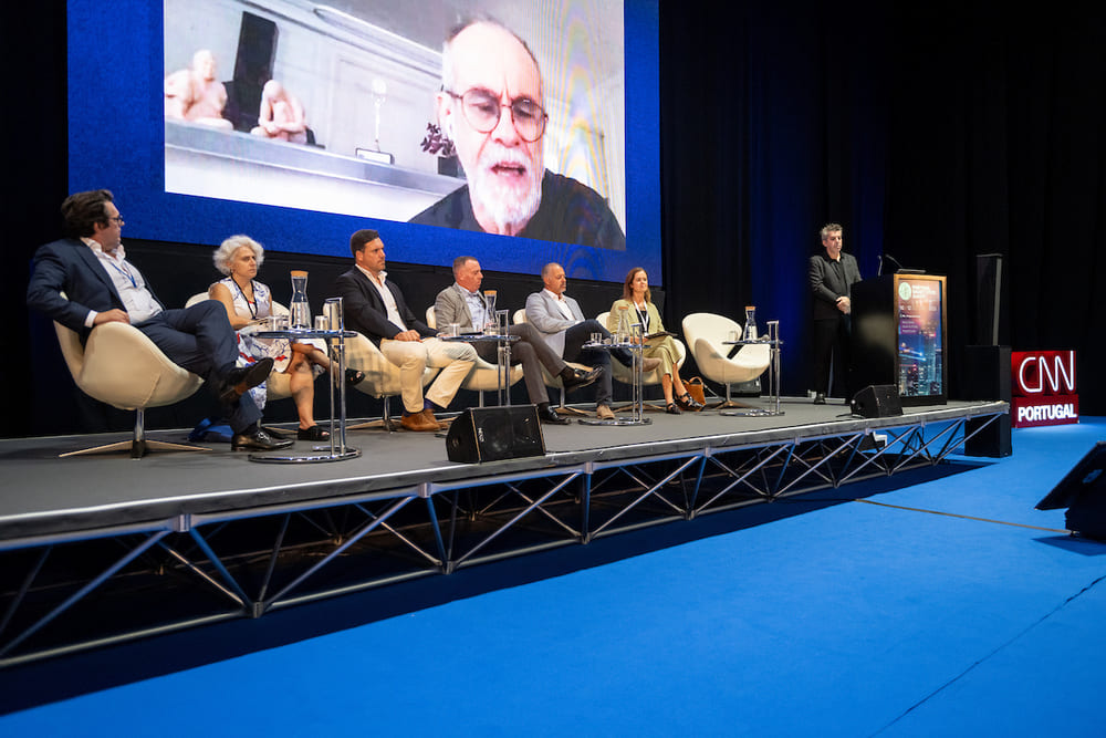 Intervenção online de Carlos Moreno, criador do conceito da cidade dos 15 minutos
