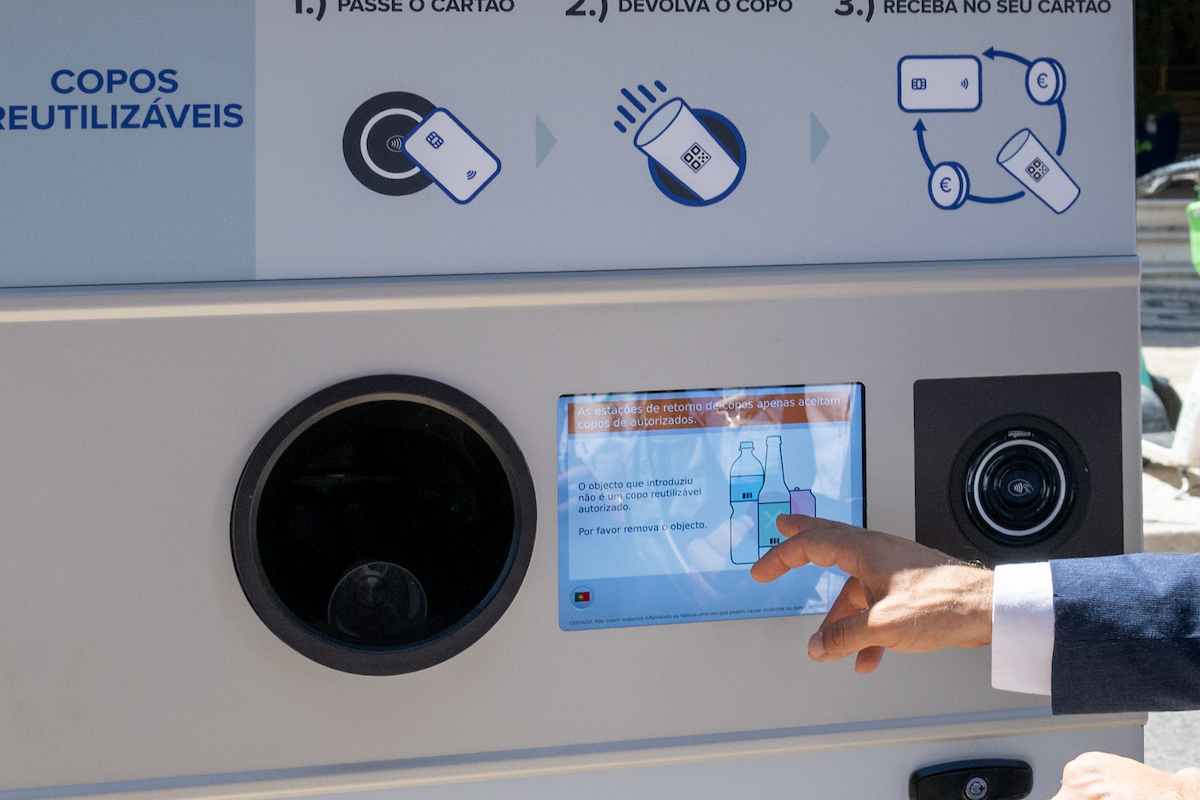 Máquina de Venda Automática Reversa 