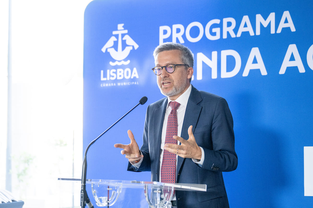 “Entregar uma chave, é mudar uma vida, é mudar uma família”, afirmou Carlos Moedas, na entrega de 38 chaves na Azinhaga do Baptista