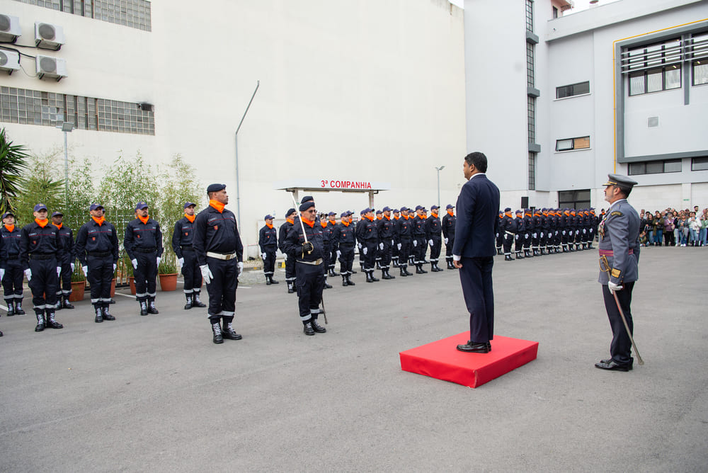 Juramento de bandeira dos novos elementos do Regimento de Sapadores Bombeiros 