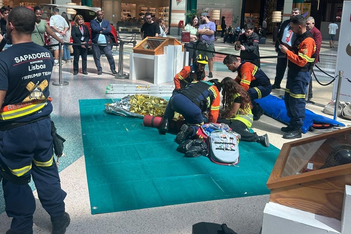 Demonstração de trauma pré-hospitalar - Centro Comercial Colombo