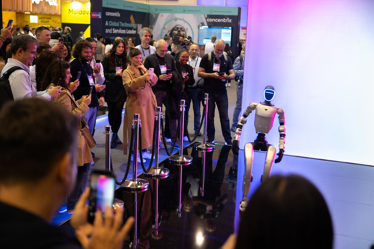 There were 2,725 startups present