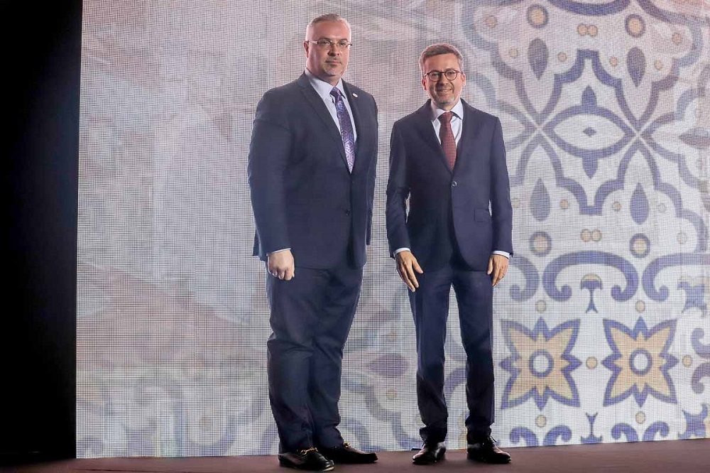 José M. Zuniga, presidente da IAPAC e do Fast-Track Cities Institute, e Carlos Moedas, presidente da Câmara Municipal de Lisboa