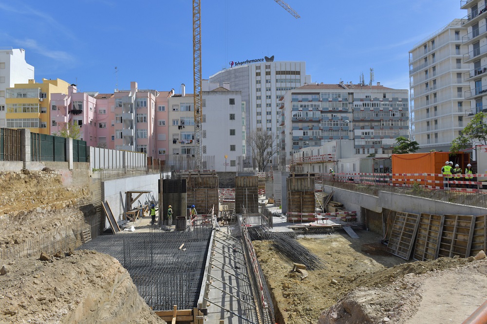 O edifício, na Rua Sanches Coelho, terá três blocos de 10 pisos