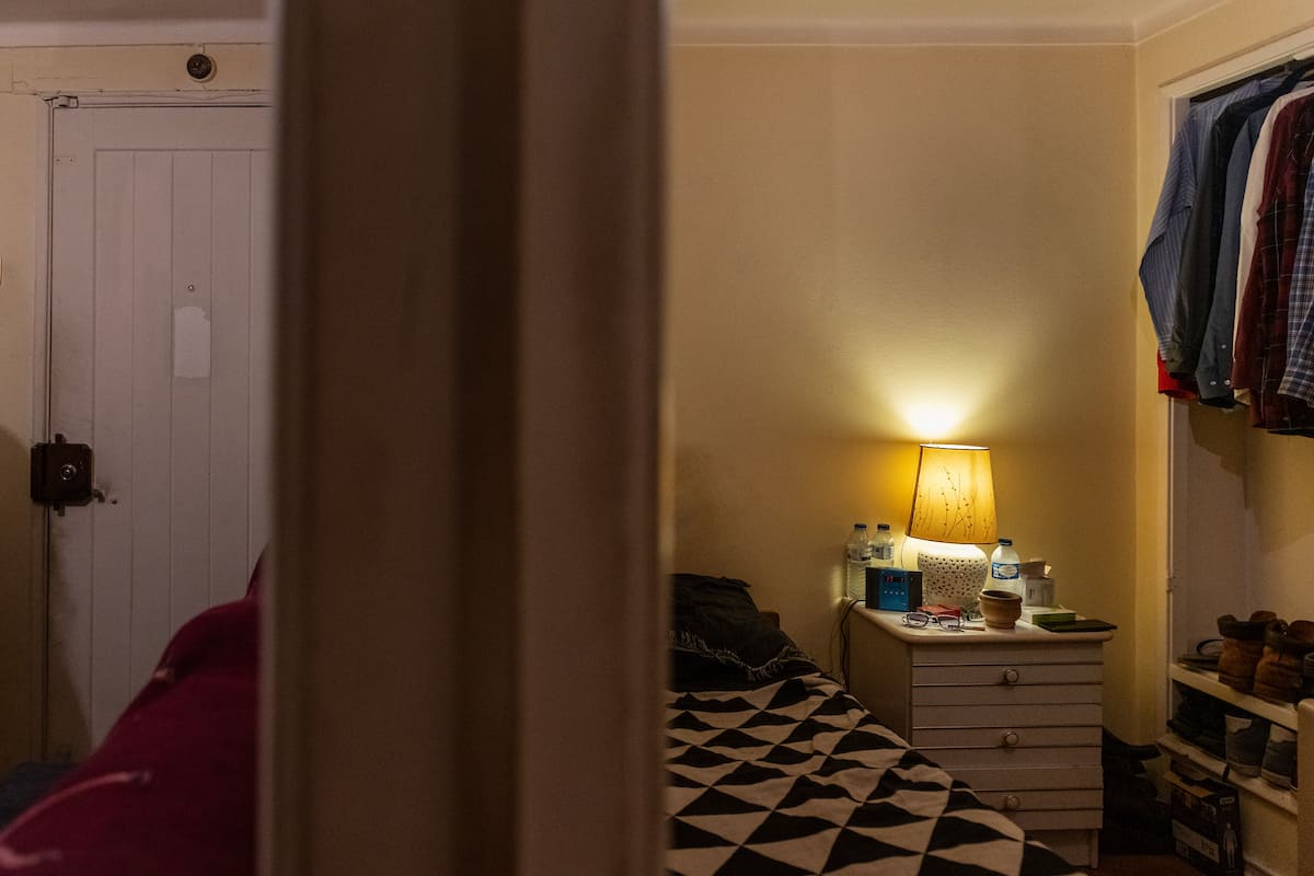 O projeto Housing First atribui casas de transição acompanhadas com vista à reintegração social