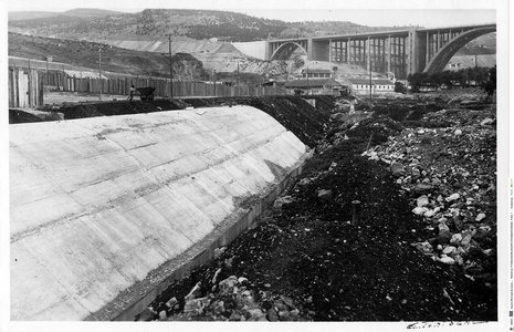 Caneiro de Alcântara, obras de cobertura da ribeira de Alcântara - 1945