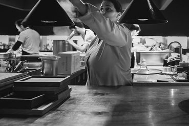 Chef Marlene na sua bancada