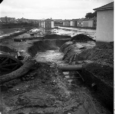 Neighborhood of affordable housing, near the Alcântara Stream water main 
