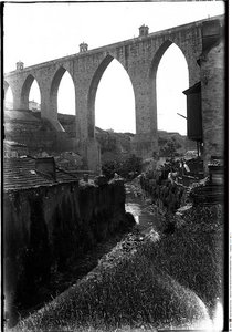 Ribeira de Alcântara sob o Aqueduto das Águas Livres